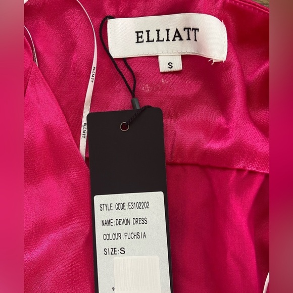 Elliatt Asymmetrical Satin Midi Dress Size S Fuchsia Long Sleeve V-Neck NWT - Picture 13 of 14